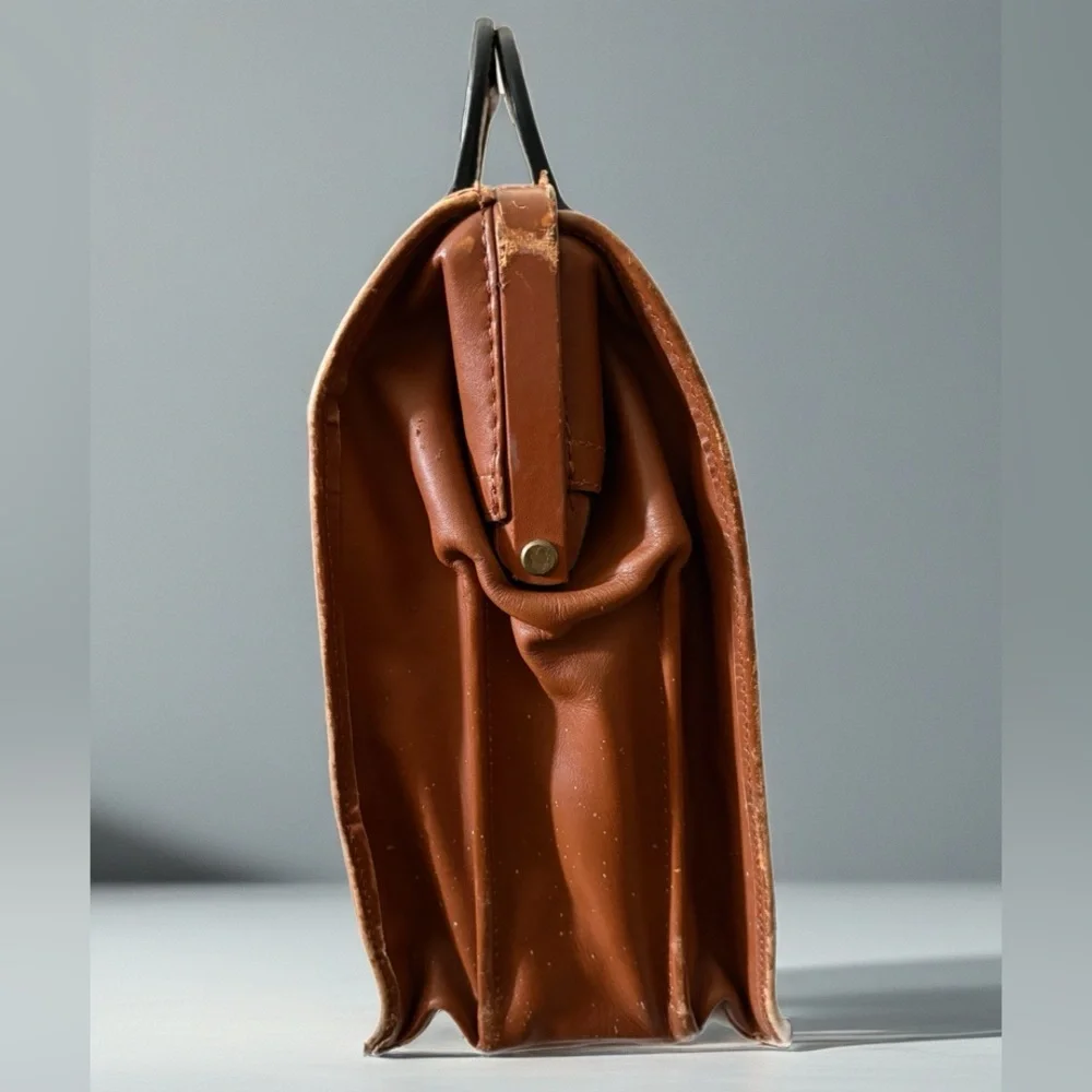 Bellino Vintage Tan Leather Briefcase